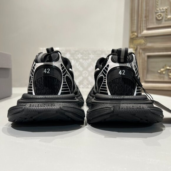 Balenciaga 3XL Sneaker - Picture 7 of 9